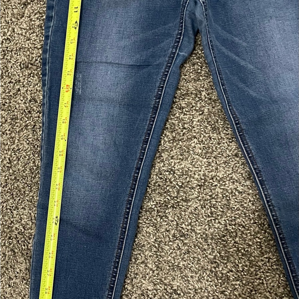 Denim & Co distressed jean with cute cuff size 8 - Picture 5 of 5